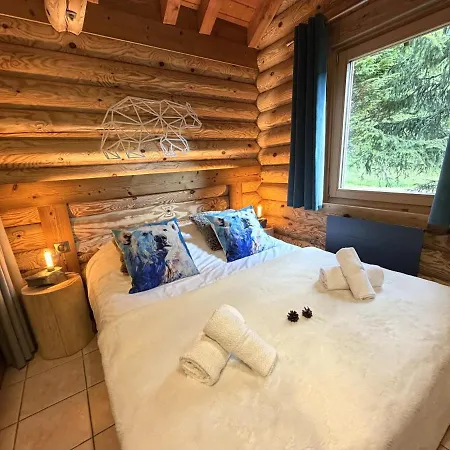 L'oursblanc En Rondins